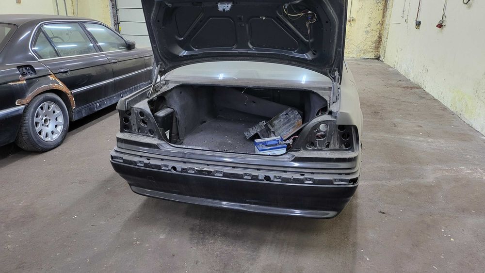 BMW 750 730 E38na części