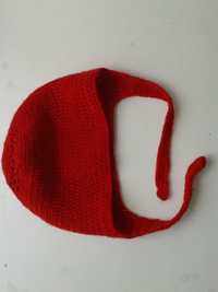 Красная шапочка ручной вязки (крючком).