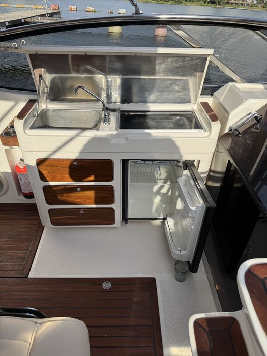 Катер Marex 270 Estremo