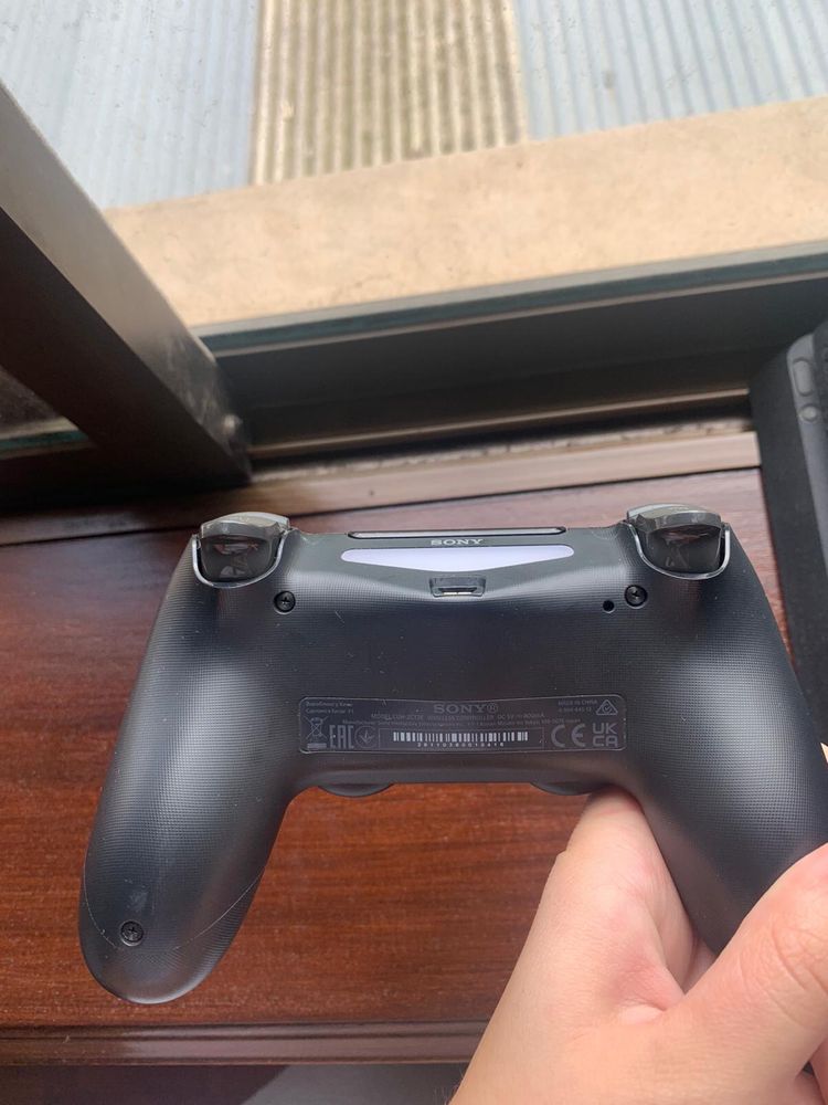 Playstation 4 Pro 1 TB