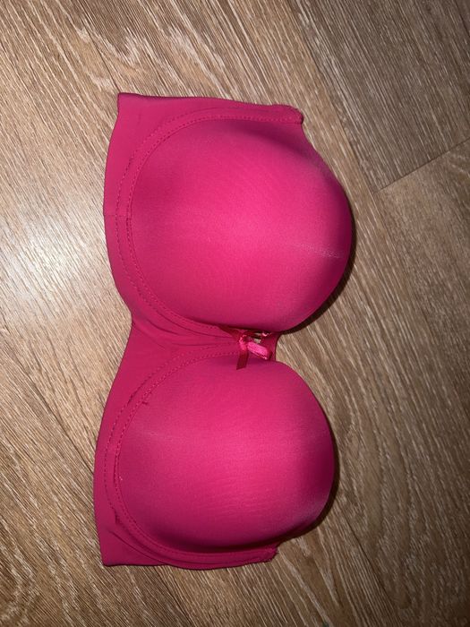 Бюстгалтер жіночий