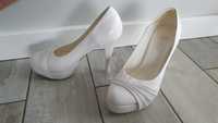 Buty ślubne białe wysokie