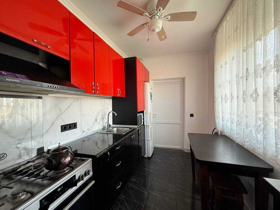 Продається приватний будинок в 5-ти хв. від Івано-Франківська