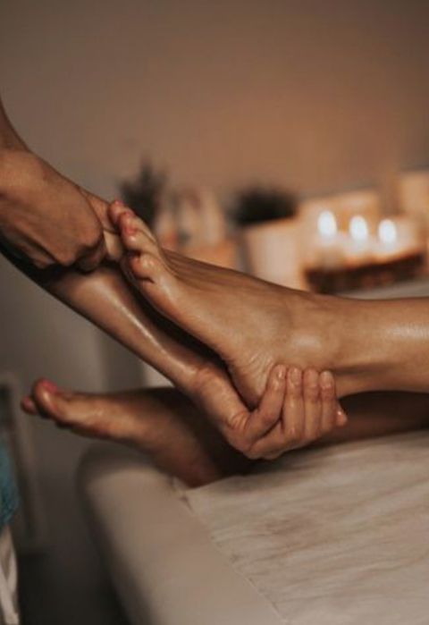 Пропоную  релакс масаж (лише жінки)