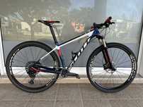 Bicicleta Scott 29 - Carbono - Bem equipada