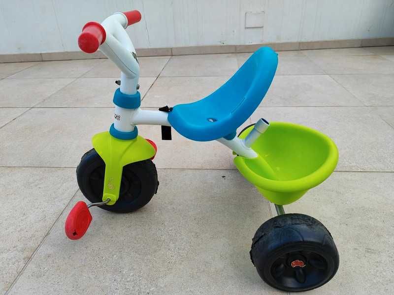 Triciclo em bom estado e pronto a rolar!