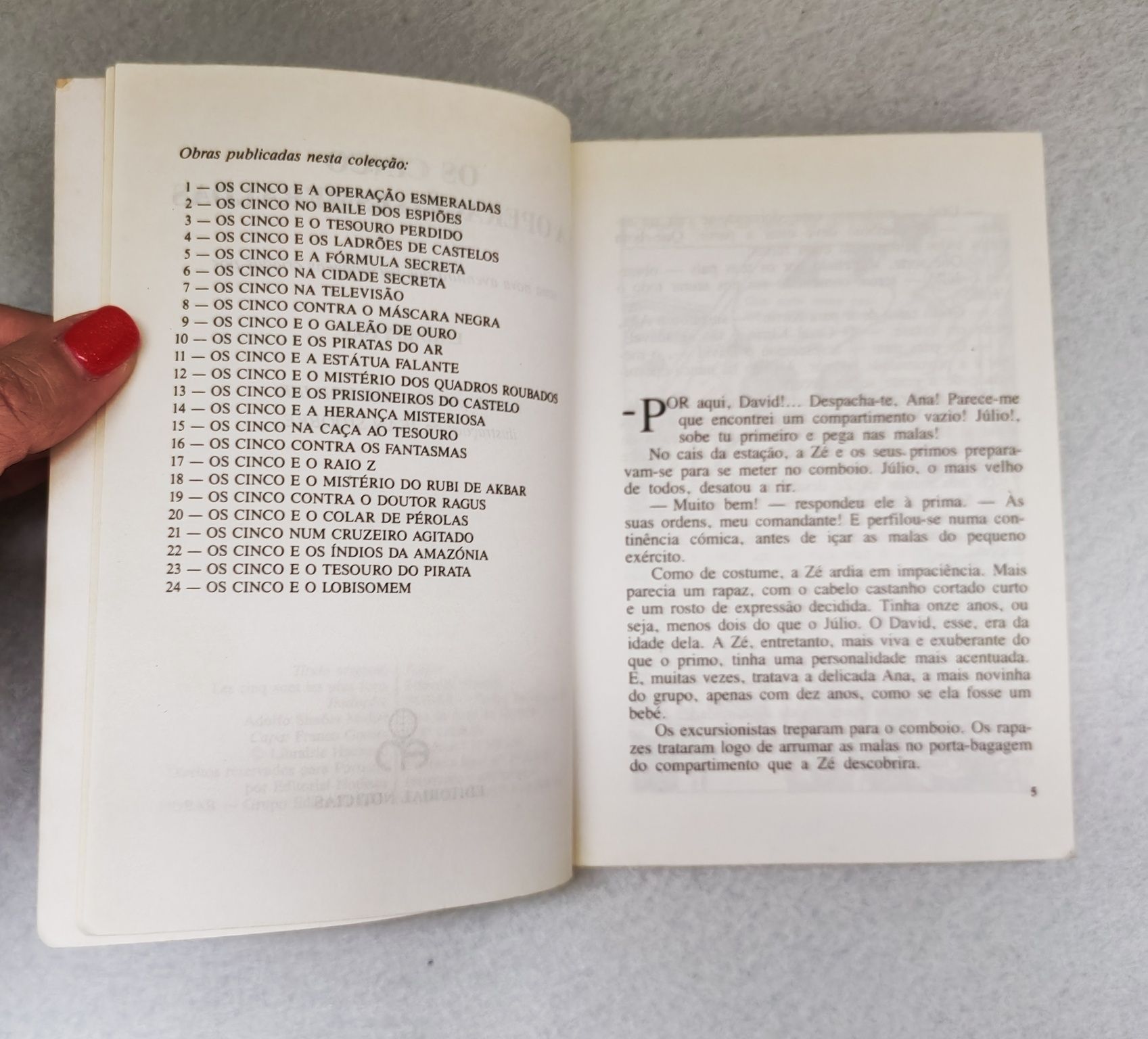 Livro "Os Cinco e a Operação Esmeraldas" de Enid Blyton