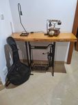 Aparador artesanal com ferragens de máquina  da singer