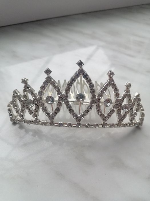 Диадема, корона ( украшение)