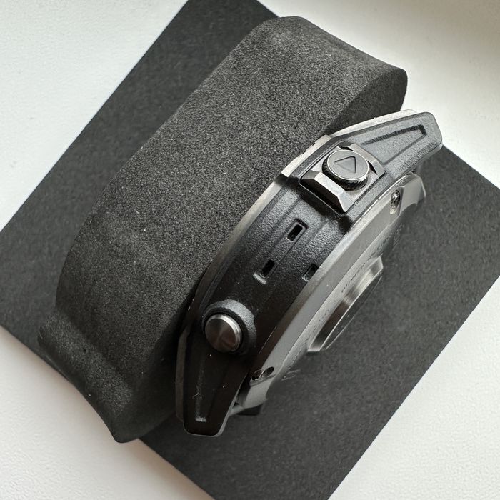 Garmin Fenix 7 Sapphire Solar — Carbon Gray DLC Titanium