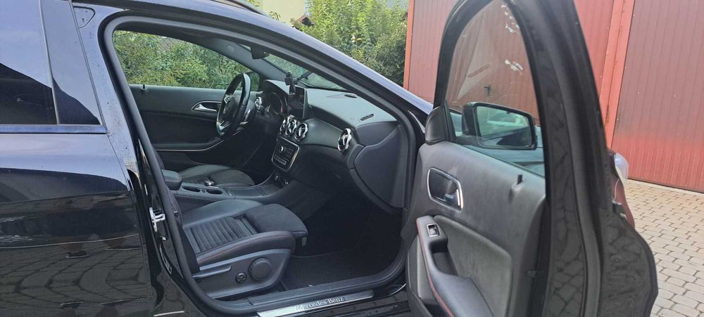 Mercedes-Benz GLA 200 1.6 benzyna , pakiet AMG -BOGATA WERSJA !