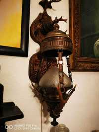 Lampa z elementami rogów, łowiectwo