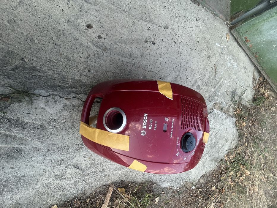 Продам запчасти корпус пилососа Бош 2500 б/у