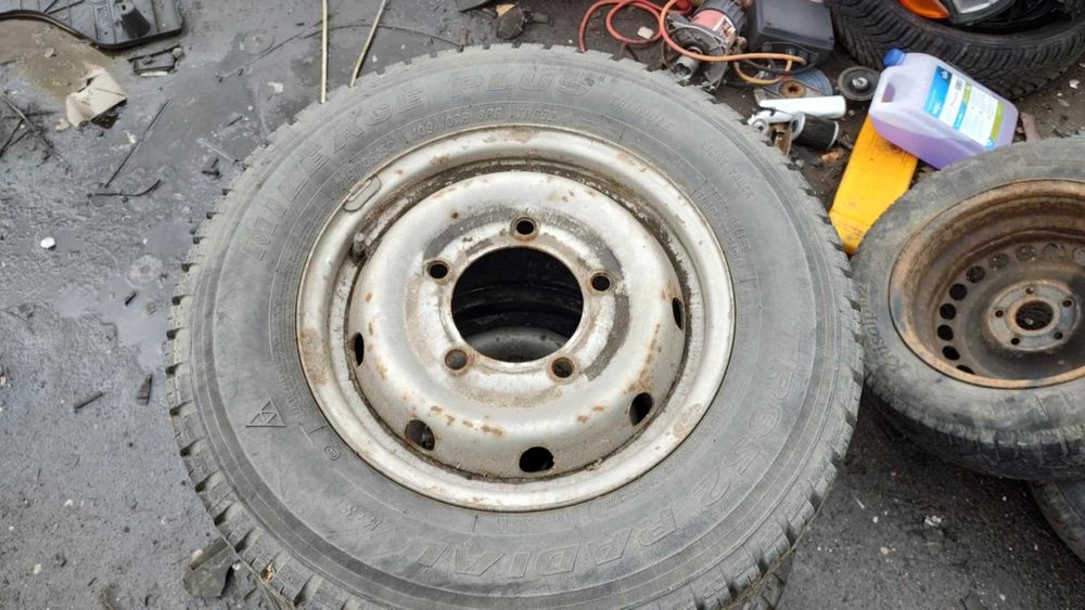 Koło koła felga felgi opona Radial 215/70 15C Renault Master