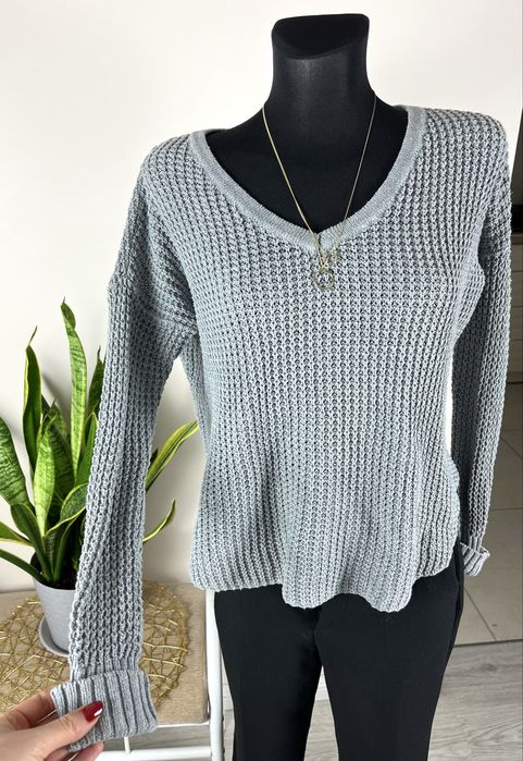 Szary Pleciony Markowy Sweter Dekolt V Długi Rękaw Markowy XS