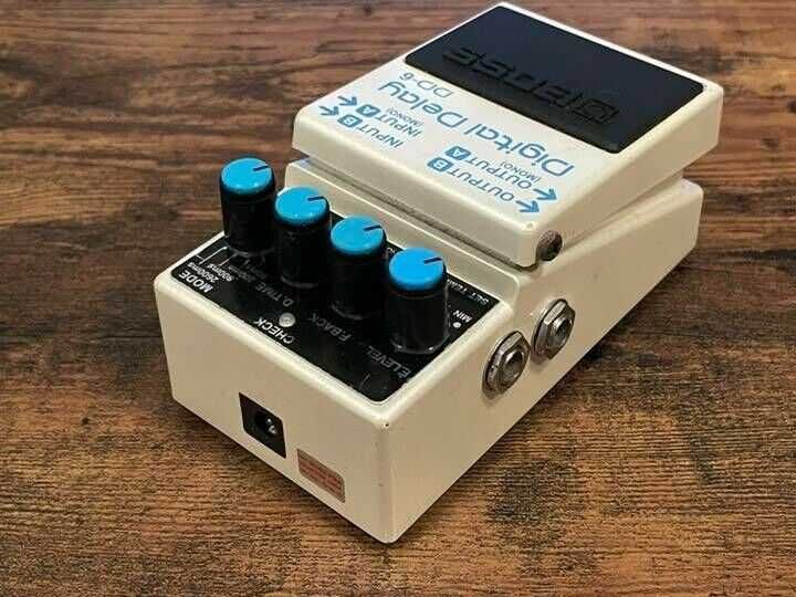 BOSS DD3 Delay 2006 super bom estado