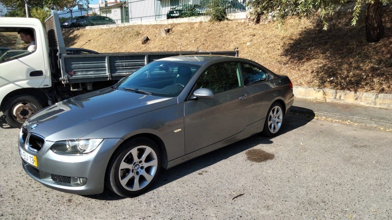 Carro BMW 320d em ótimo estado