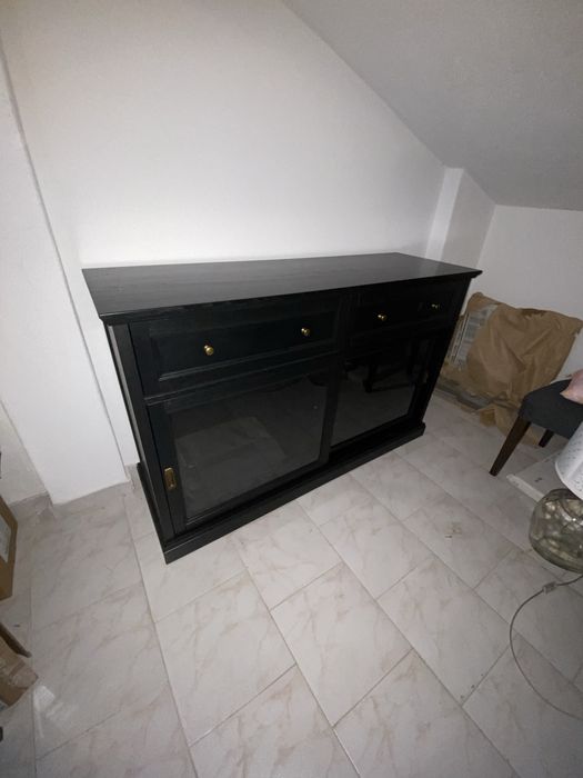 Móvel aparador, com portas de correr