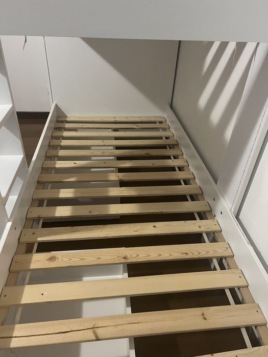 Beliche com roupeiro e gavetas