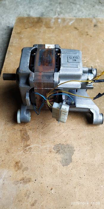 Двигун до пральної машини Siemens.