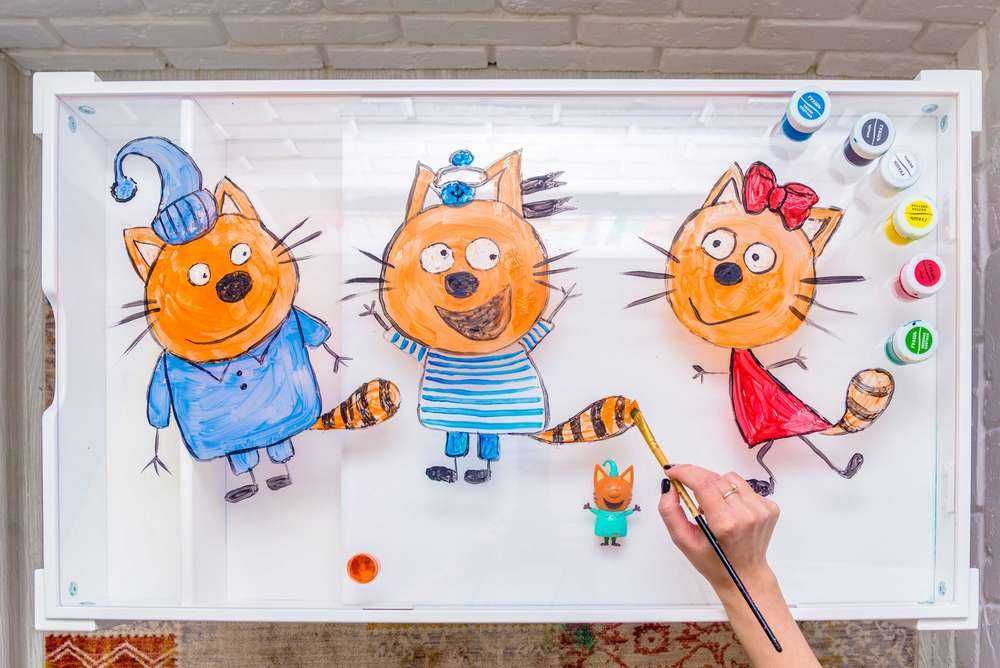 Зростаючий комплект кольоровий: світловий стіл-пісочниця та стілець