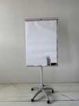 Flipchart na kółkach, tablica biurowa