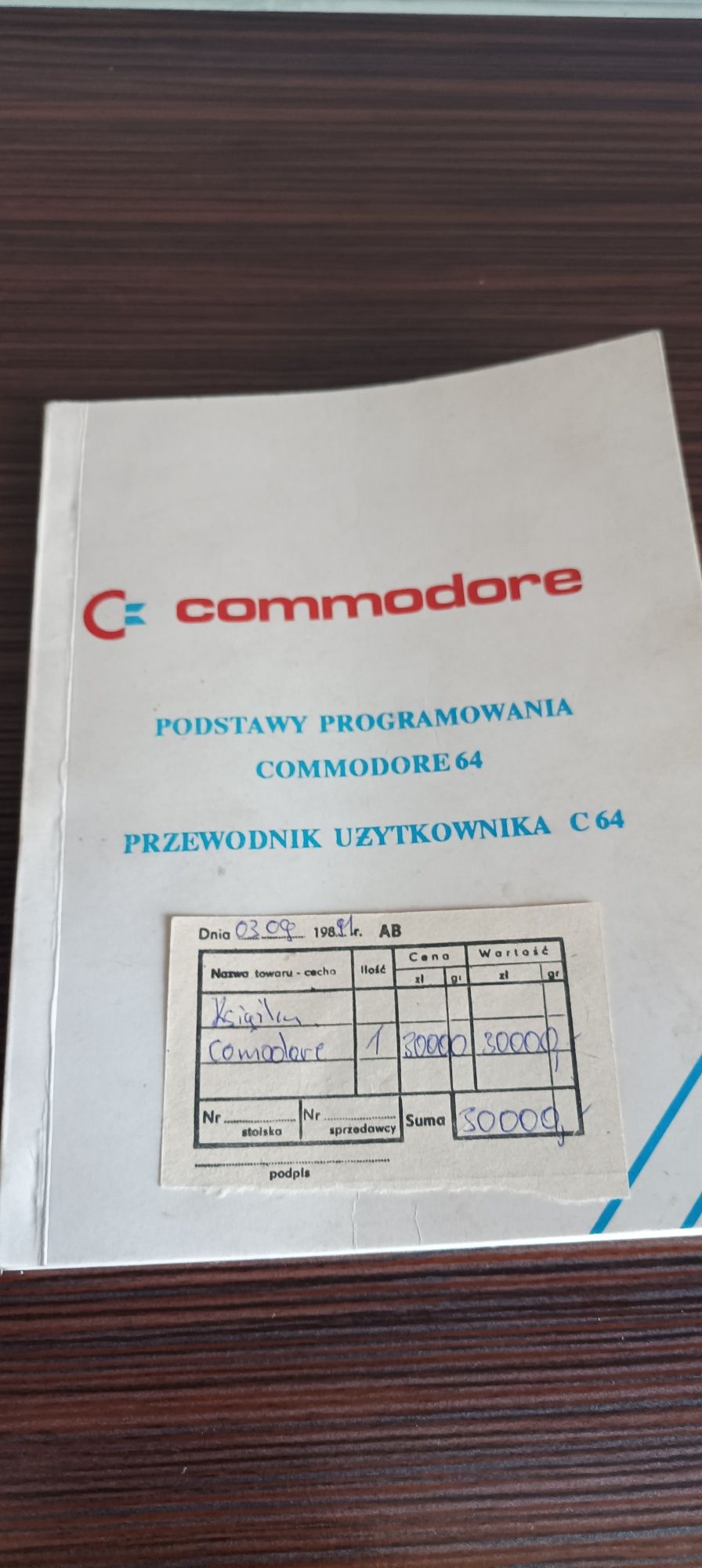 Sprzedam starą książkę commodore