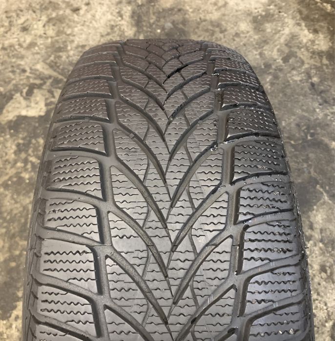 Шина одна Goodyear UltraGrip Ice 2 215/60 R16 одиночка
