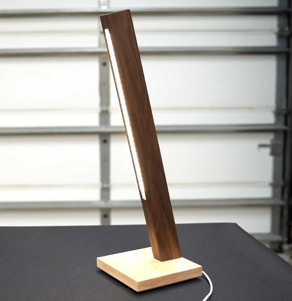 Lampka biurkowa LED