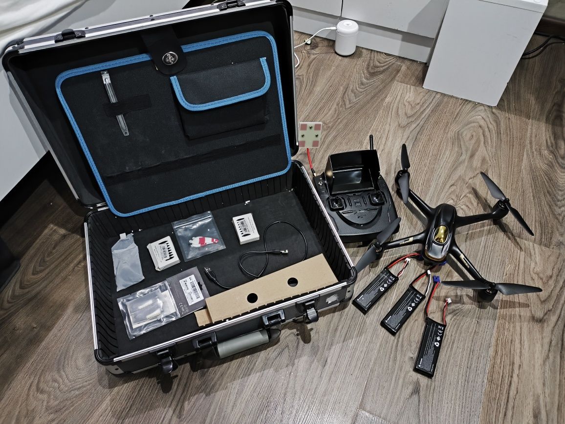 Dron Hubsan H501S GPS FPV + 3 baterie + walizka + mod zasięgu