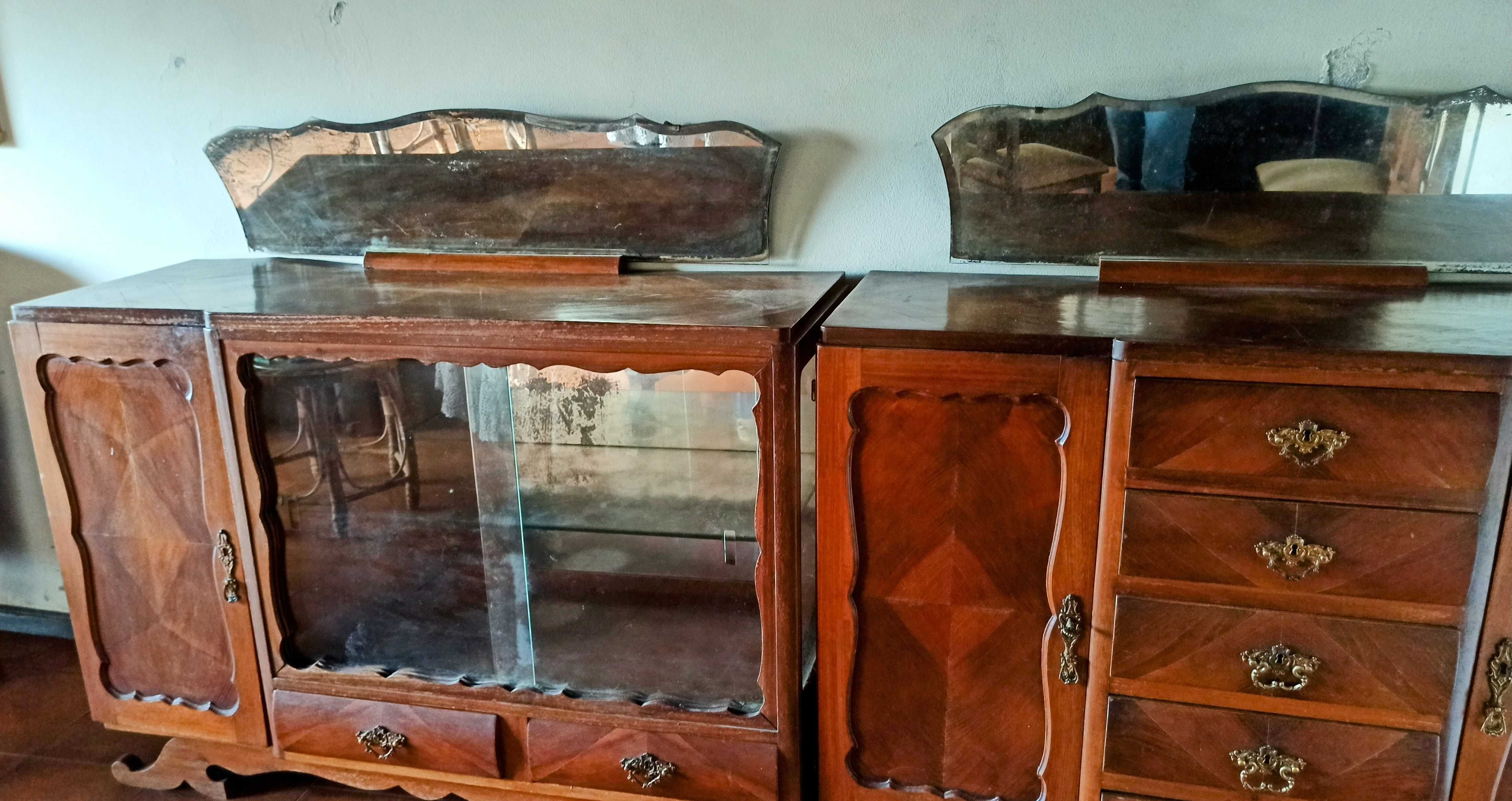 Móveis Aparadores anos 40 do século XX.