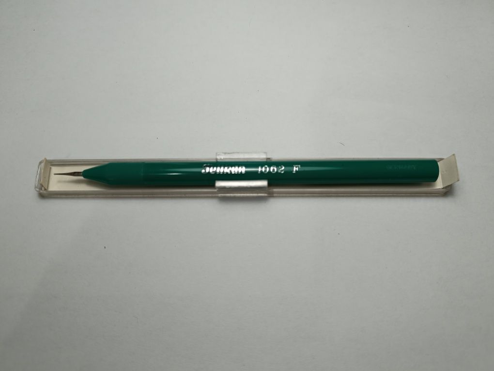 Caneta Vintage Pelikan 1062 F