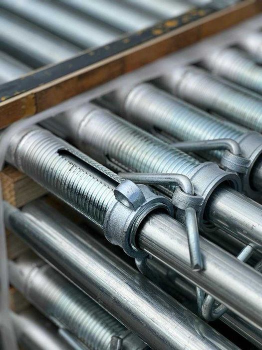 Stemple budowlane metalowe szalunki stropowe głowice trójnogi dźwigary