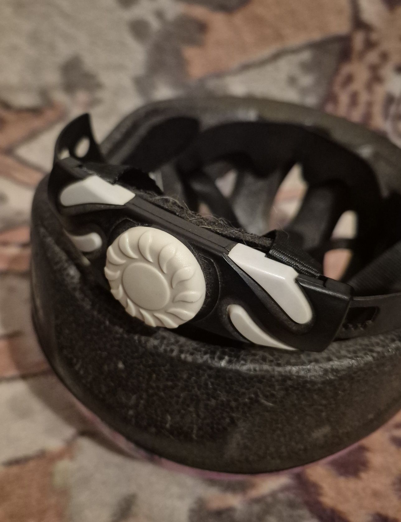 Kask rowerowy regulowany