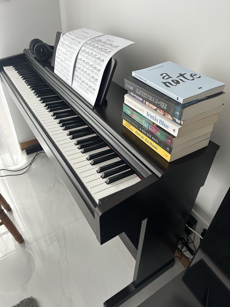 Yamaha Arius YDP-144