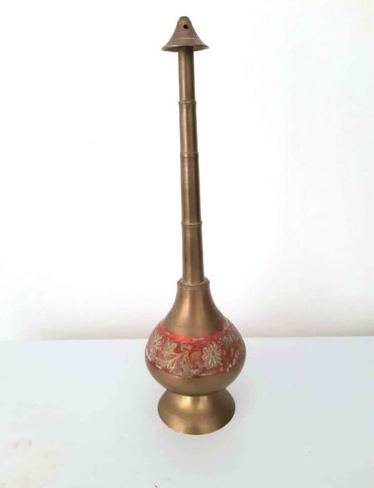 4 peças decorativas em metal 
Ver descrição
Para desocupar