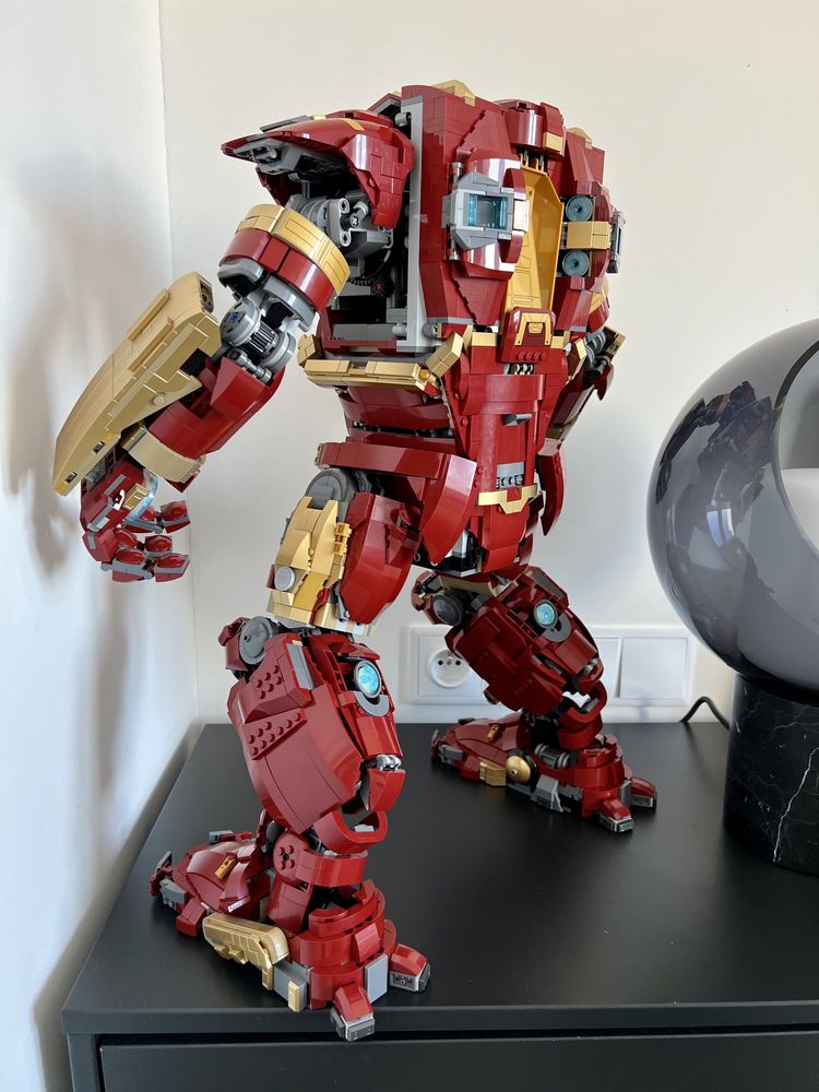 LEGO Super Heroes The Infinity Saga HULKBUSTER Iron Man 76210