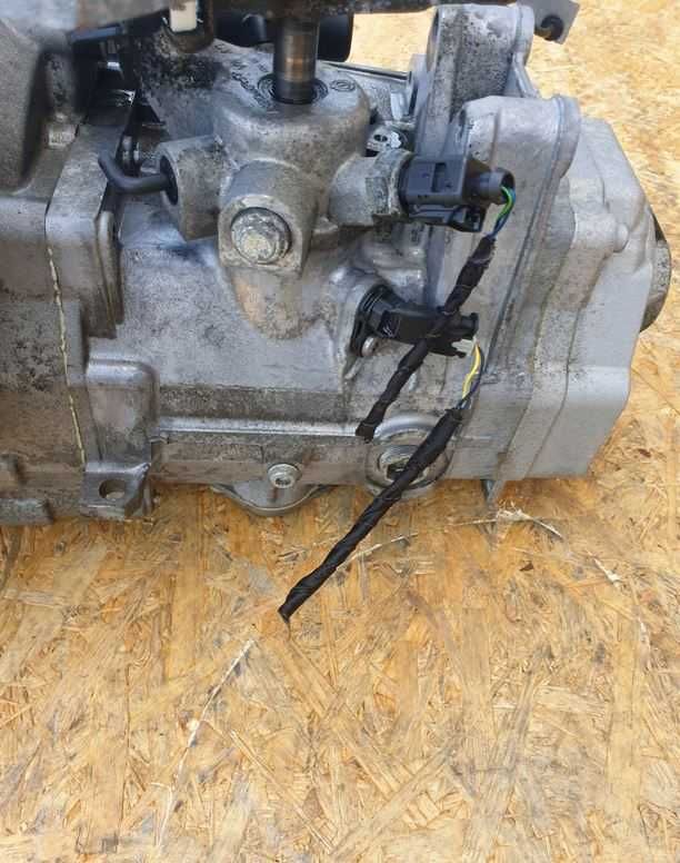 КПП Коробка передач Caddy Passat b7 Skoda A7 Golf 1.6 tdi start MYP
