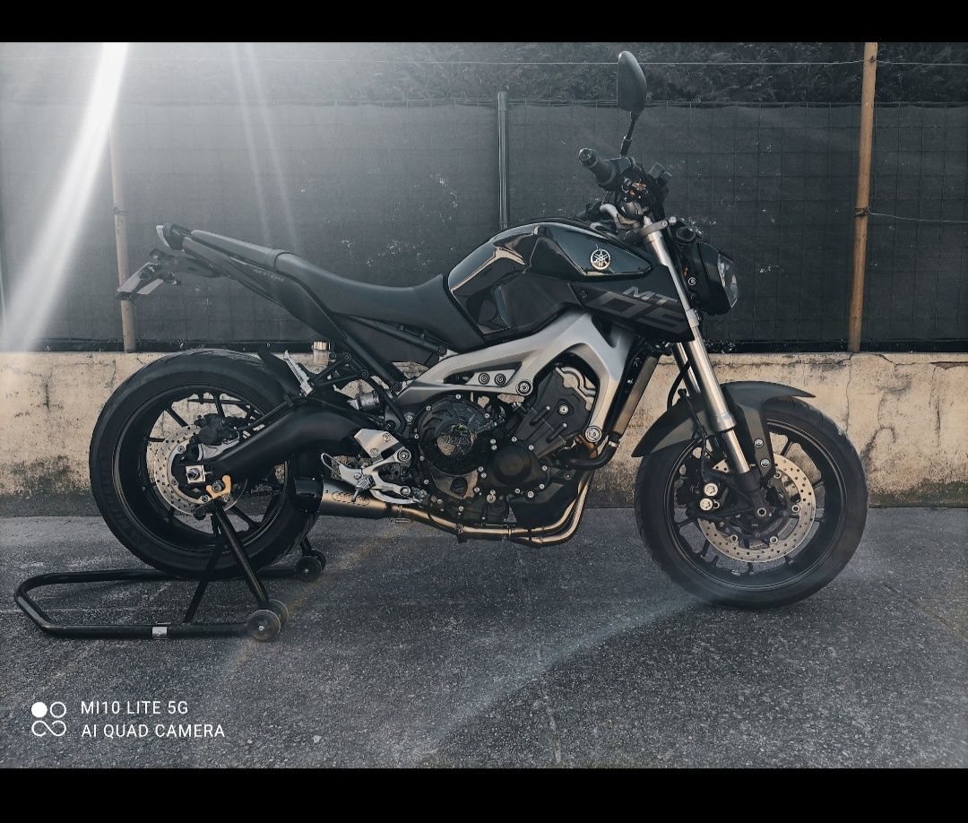 Yamaha MT-09 em ótimo estado