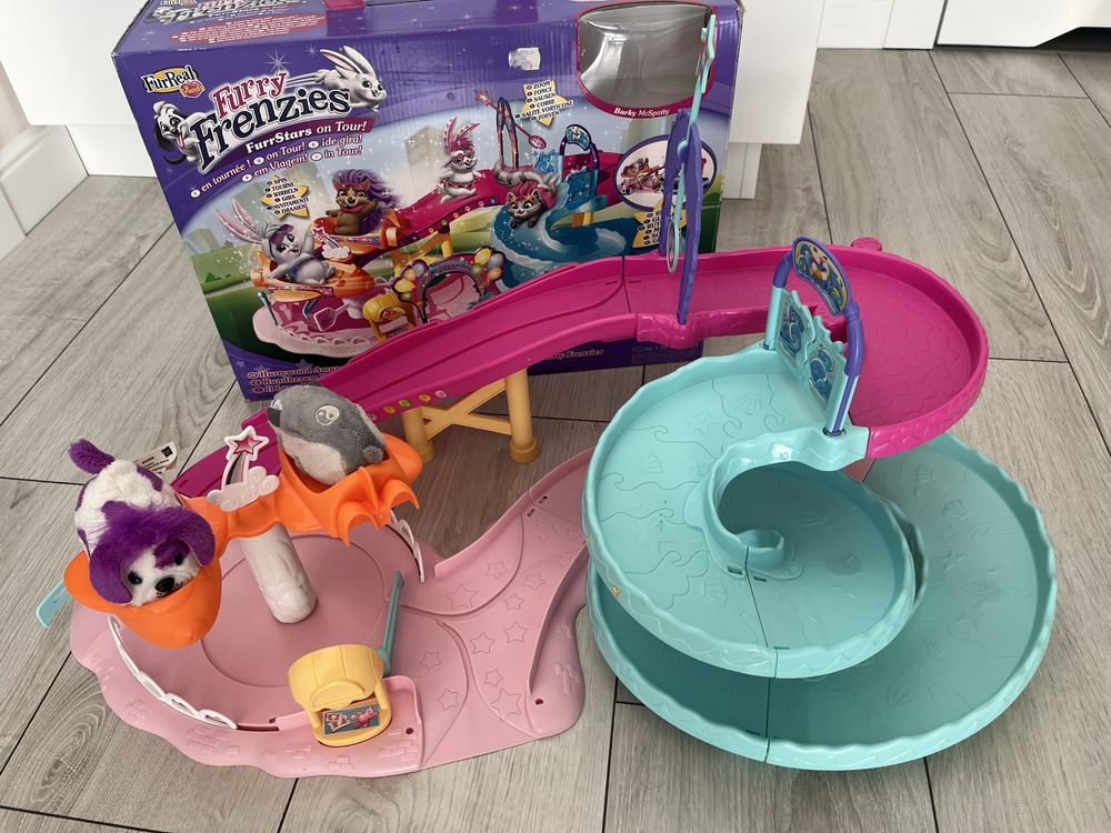 Wesołe miasteczko Furry Frenzies - Hasbro