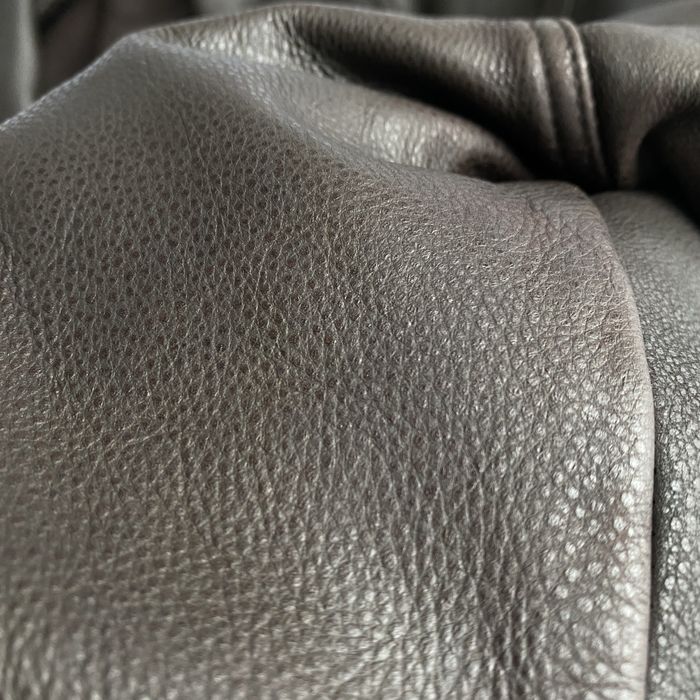 Кожаная куртка коричневая