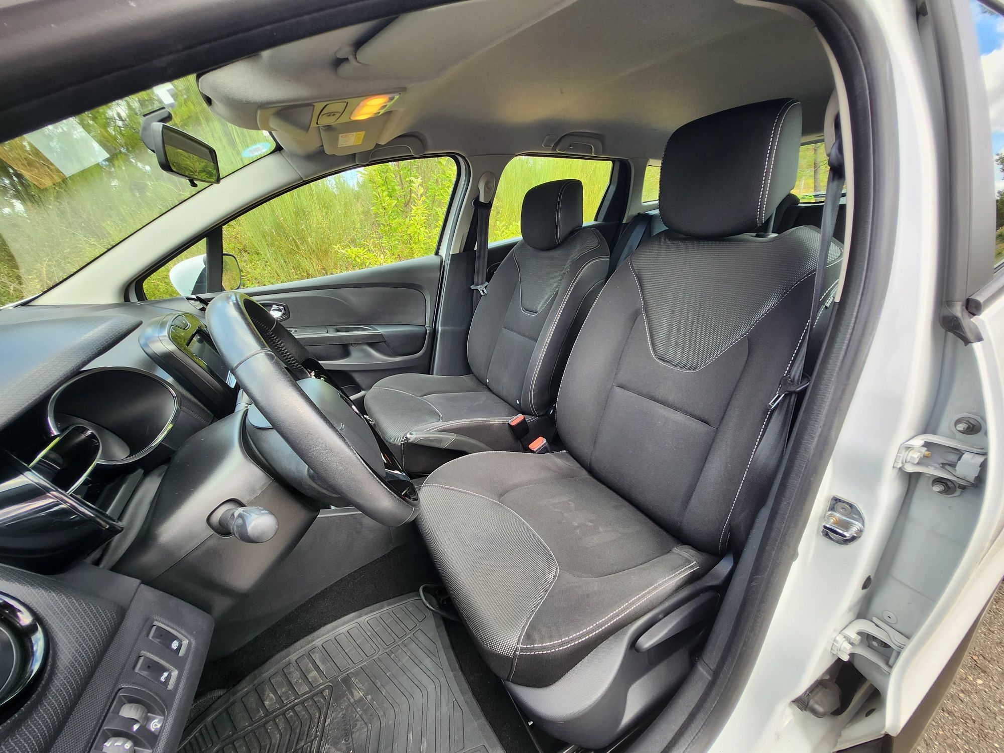 Renault clio 1.5 DCi 18 meses de garantia