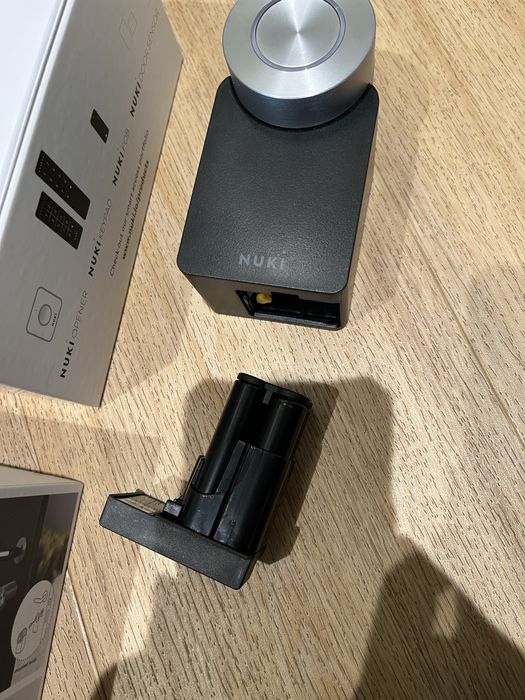 Inteligentny zamek do drzwi Nuki Smart Lock Pro 4.0