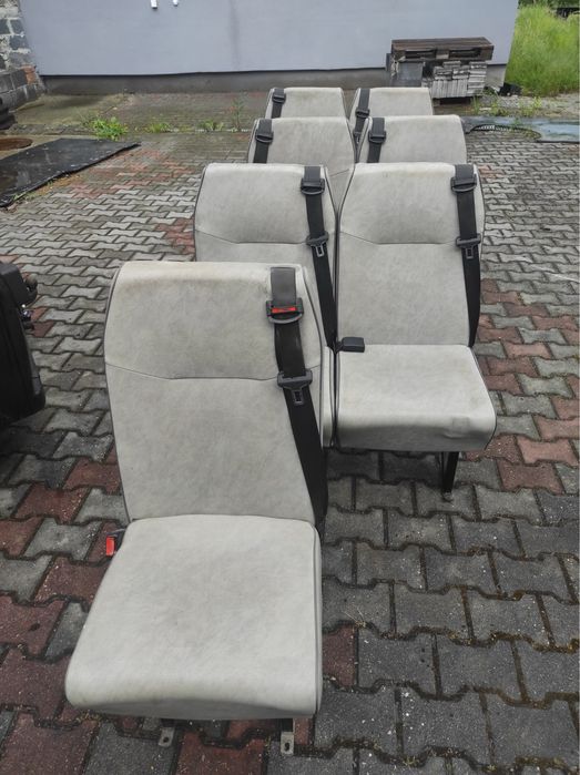 Fotele do busa z pasami