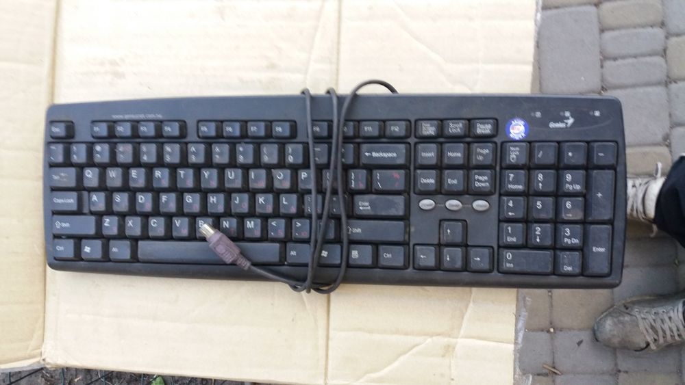 Клавиатура к компьютеру.