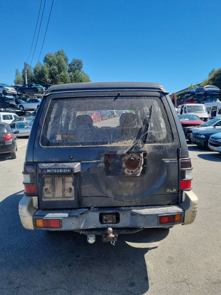 Mitsubishi Pajero 2.5 T.D Longo de 1996 para peças