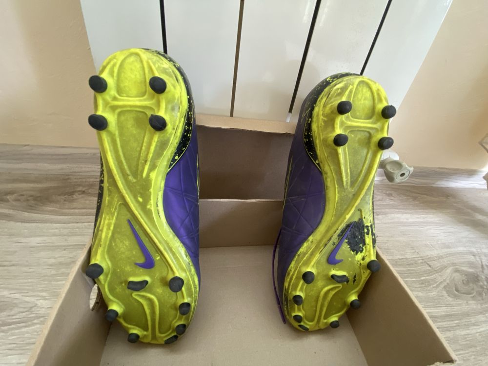 Бутсы, сороконжки Nike