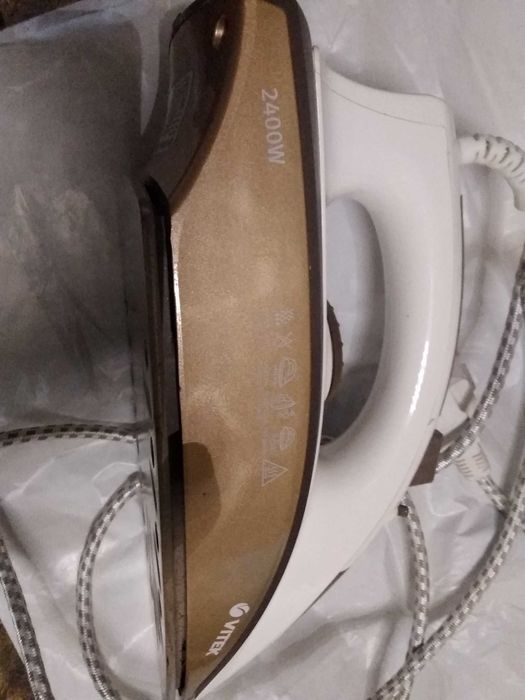 Утюг Vitek керамический