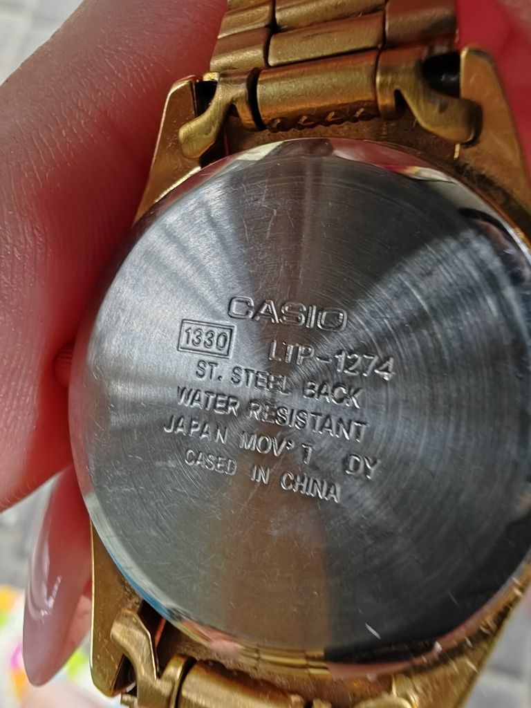 Zegarek damski, dziecięcy Casio.