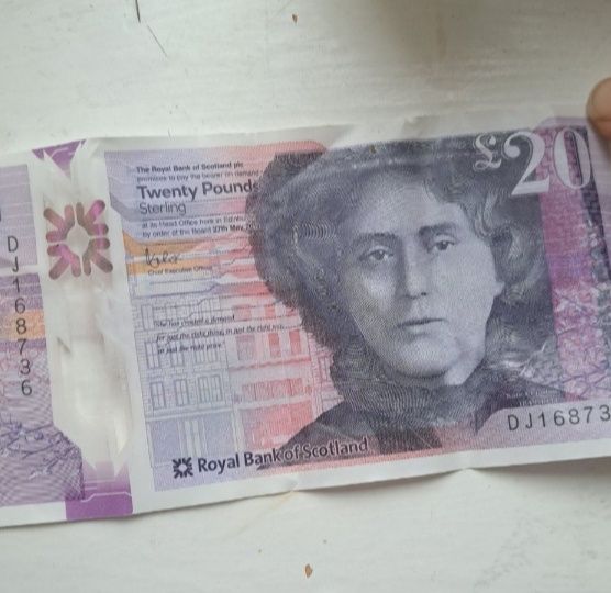 Продам 20 шотландські фунти для колекції .Коштує  1999 грн.